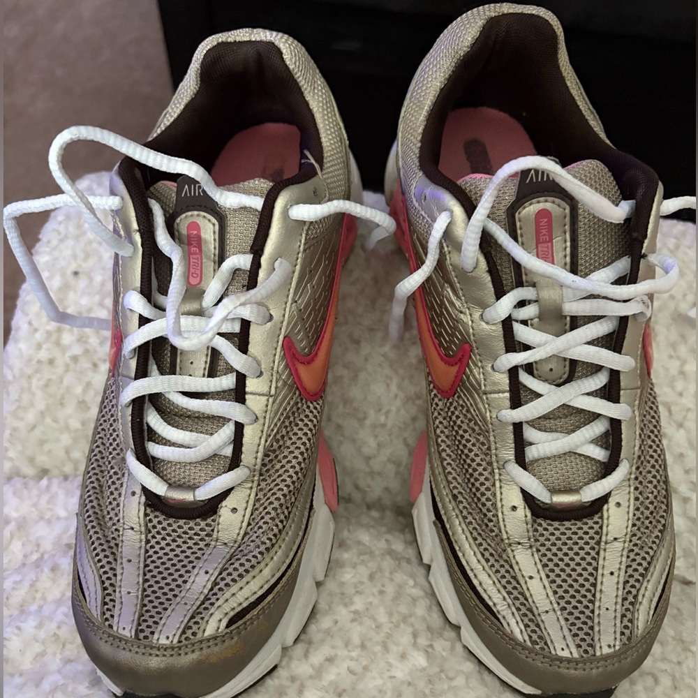 Nike Air Max Tri D Women's Metallic Gold and Pink Sneakers